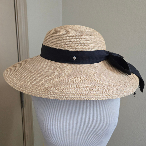 Helen Kaminski Raffia Hat with Black Ribbon wide rim 5" - Picture 2 of 5